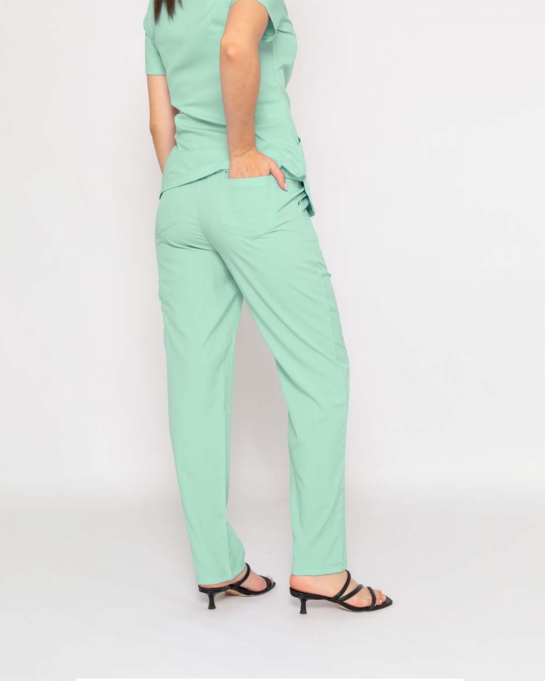 Ambos Thais color verde menta